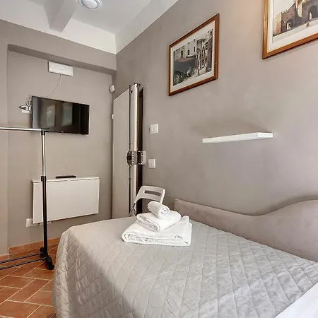 Risveglio In Piazza Santa Croce Apartman
